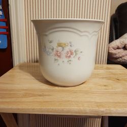 Pfaltzgraf Tea Rose Flower Pot