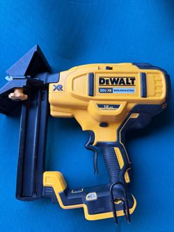 Dewalt flooring staples gun(tool only)