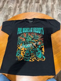 Five nights at Freddy’s T-shirt men’s large preowned Hallowe