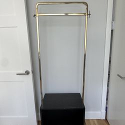 Black and gold valet