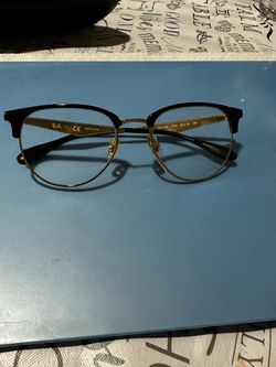 Ray Ban……