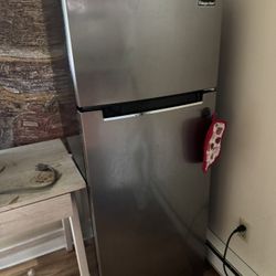 MAGIC CHEF7.3 cu. ft. 2-Door Fridge in Platinum Steel with Freezer