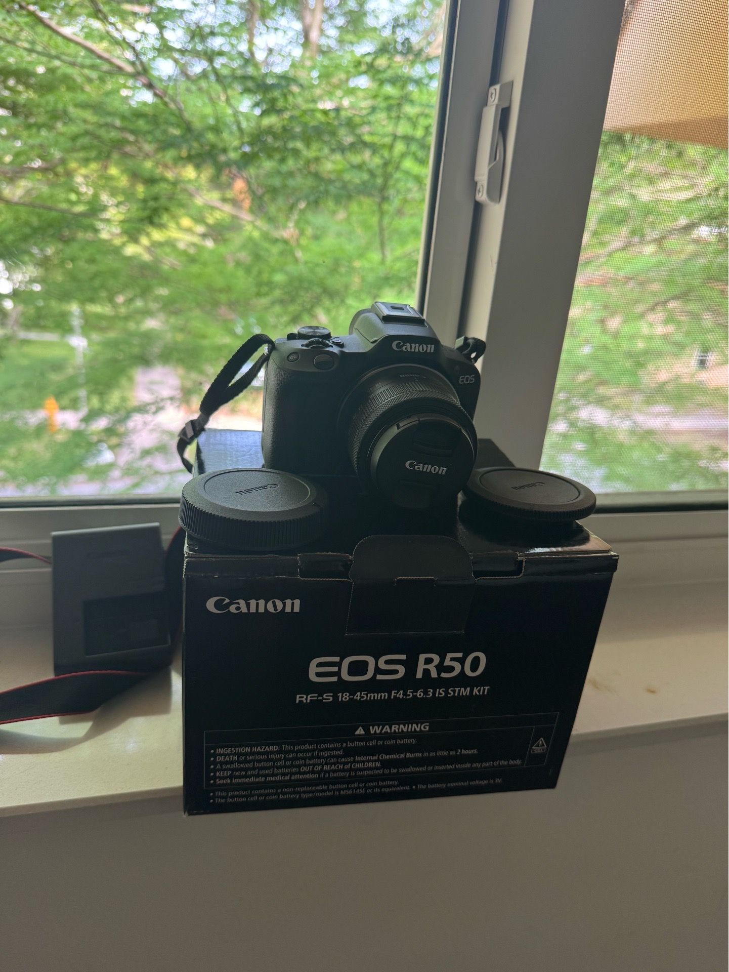 Canon EOS R50 Mirrorless Camera Kit – Barely Used