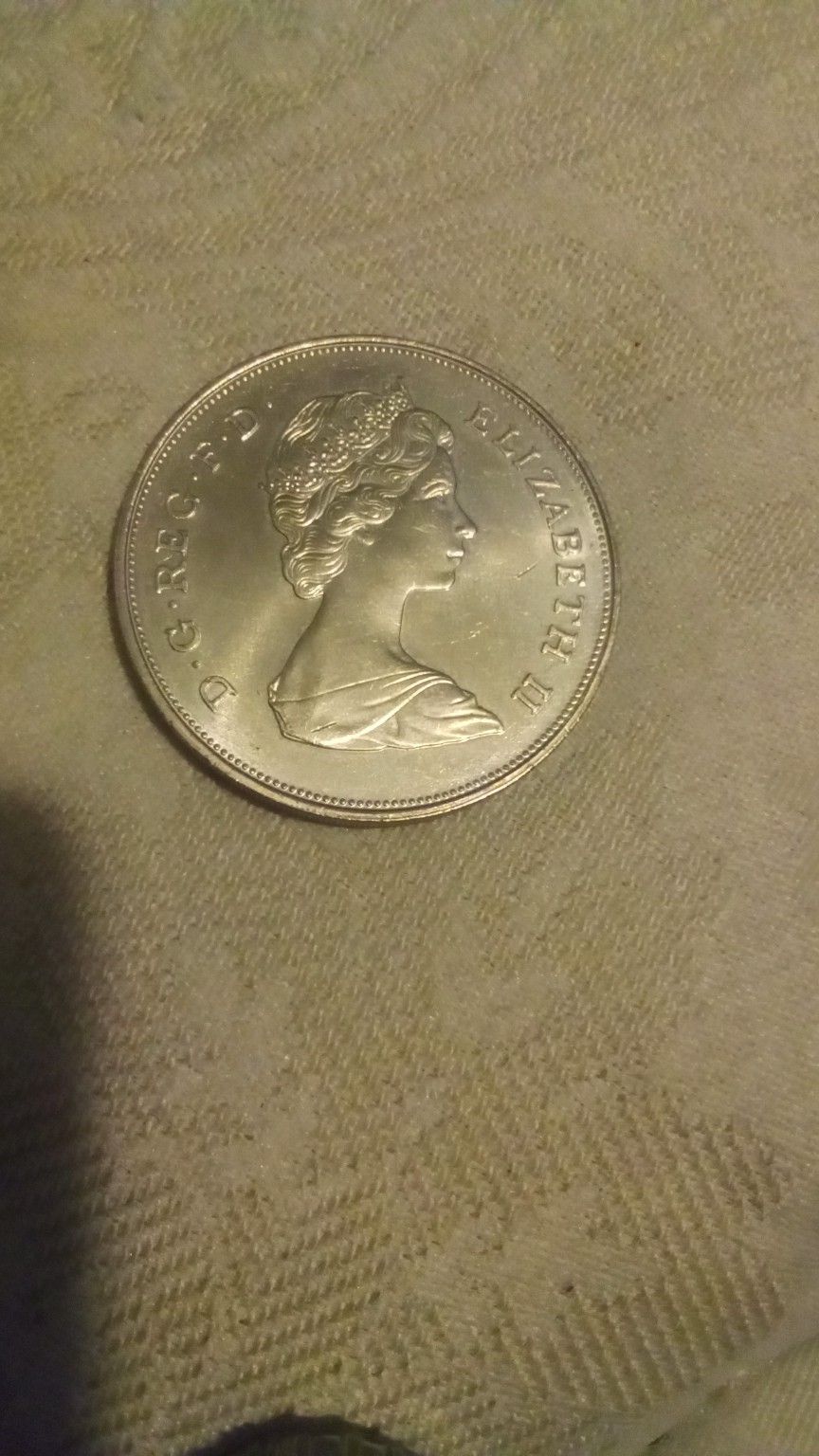 1980 BRITAIN UNITED KINGDOM SILVER CROWN - THE QUEEN MOTHER
