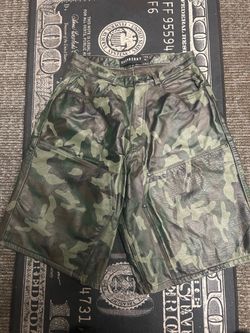 Raspberry hills camo leather shorts small