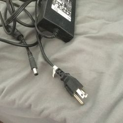 Dell Laptop AC/DC power adapter