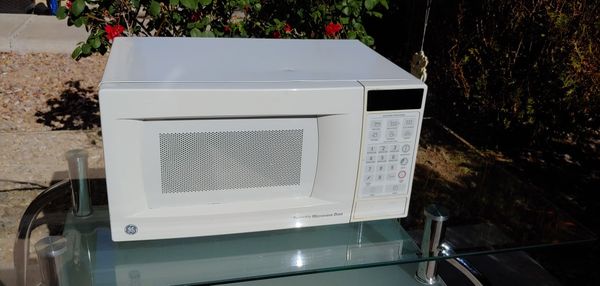 White Ge Small Microwave For In Las Vegas Nv Offerup White Ge Small Microwave