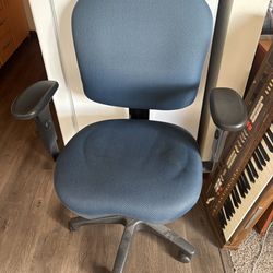Desk chair for free! Come take