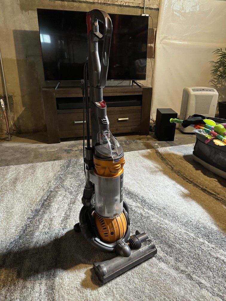 Dyson Ball DC25 Vacuum Works