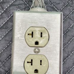 12 GA wire 20 amp twist lock X2 