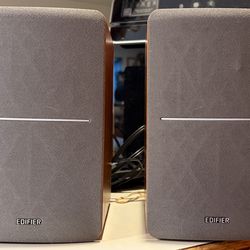 Edifier R1280T Powered 2.0 Bookshelf Speakers Dual RCA inputs Wood