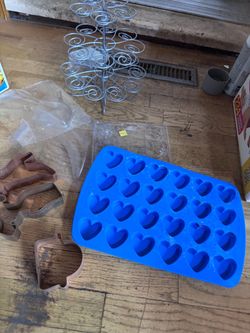Candy Molds & Cookie Supplies