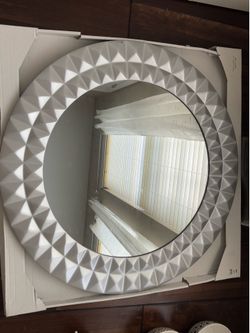 Round Mirror