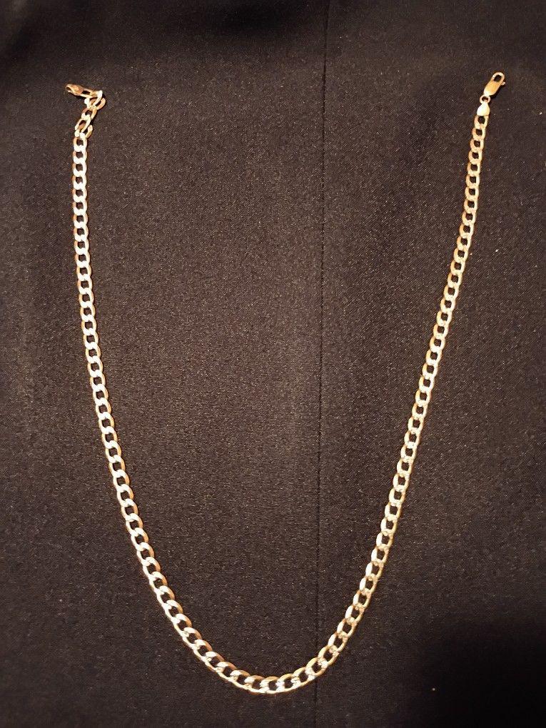 
Weighty Gold Chain 22 Inches 10 k 21.7 Grams Solid Gold From Italy vintage