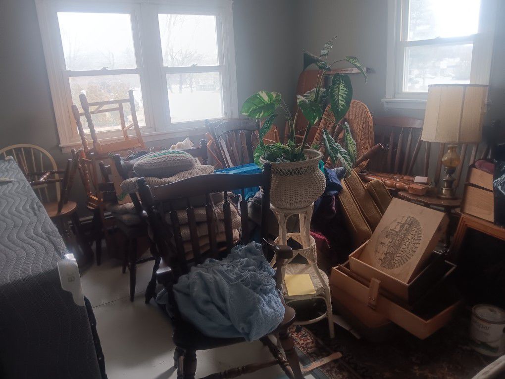 Furniture For Sale Lots Of Dining Room Kitchen Table Chairs Mirrors And Bed Frames