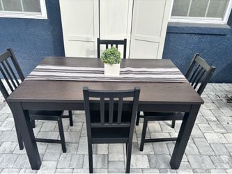 Espresso Brown Dining Table and 4 Black Chairs