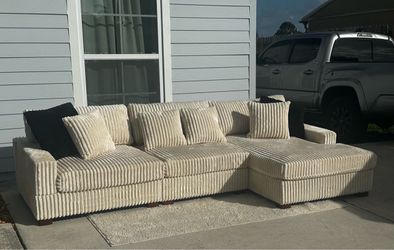 Beige Sectional Couch - Free Delivery 🛻