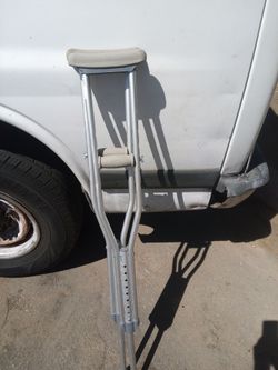 !! Teenager Crutches Size 4.6-5.2 Height