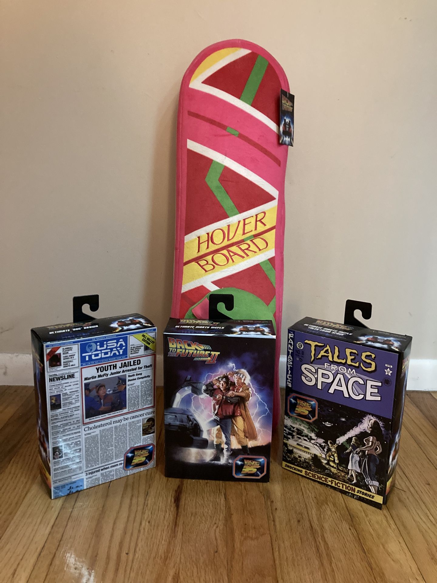 Neca Hoverboard And Figures Bttf