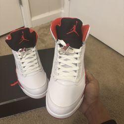 Jordan 5s Fire Red 2025