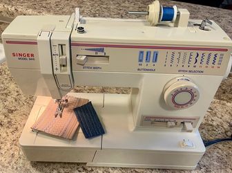 Easy to use Singer Model 9410 free-arm sewing machine (Tested, excellent condition)