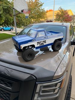 Axial SCX6 with truck body