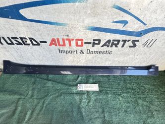 2012 - 2013 - 2015 TOYOTA PRIUS RIGHT PASSENGER ROCKER PANEL MOLDING OEM AY67037