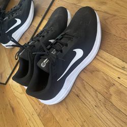 Nike air shoes Winflo 10 (size 12)