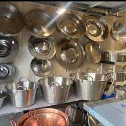 Casos, Comal De Bola, Comal De Enchiladas, Discos Y Mucho Mas   Todo Es Nuevo.   A Buen Precio