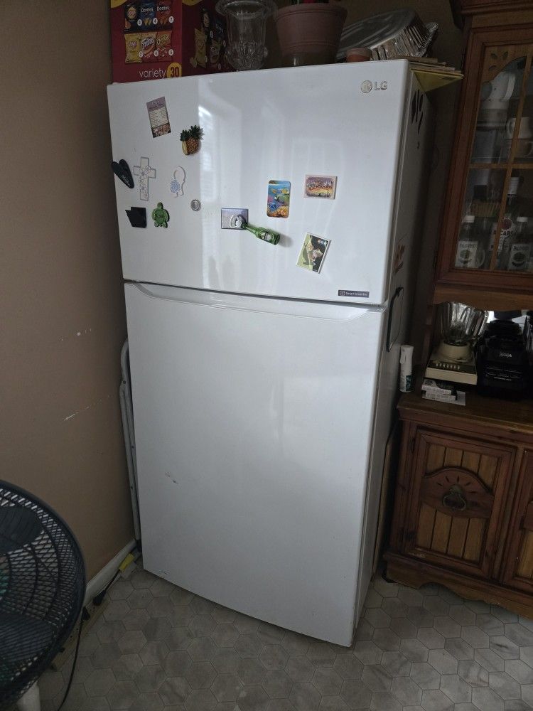 Refrigerator LG