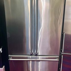 Viking 36" 2020 French door
stainless steel