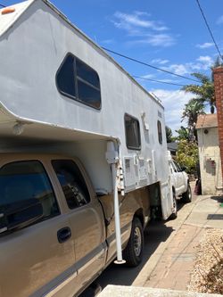 2000 Lance camper/2000 GMC Sierra