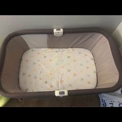 Chicco Portabl Bassinet 