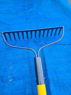 Bow Rake With Fiberglass Handle