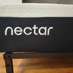 Nectar Premier Memory Foam, Queen, Like New, Excellent Condition
