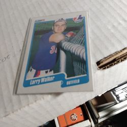 1990 Fleer Larry Walker Rookie Card