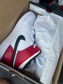 Air Jordan 1 Mid 'Chicago'