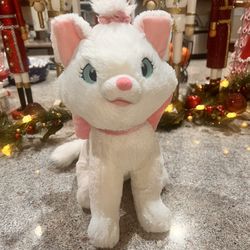DISNEY MARIE CAT FROM THE ARISTOCATS MOVIE - She is like new and 12 Inches 