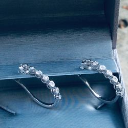 10k White Gold Diamond Earrings