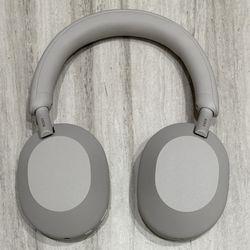 Sony WH-1000XM5 Wireless Headphones - Silver (Used - Like New)