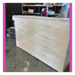 8 drawers dresser/ Eight drawers dresser