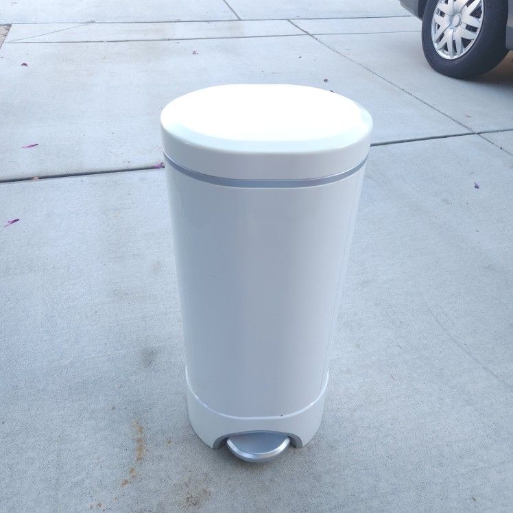 Munchkin Baby Step Diaper Pail