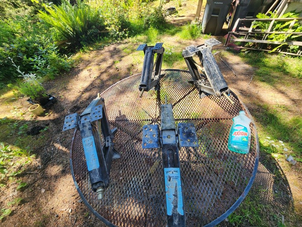 Trailer STABILIZER JACKS