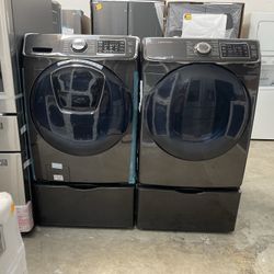 SAMSUNG WASHER AND DRYER WITH PEDESTALS