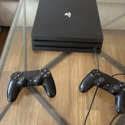 PS4 pro 🎮 1TB 2 controllers and all cables 📍CONCORD - Afton Ridge Area
