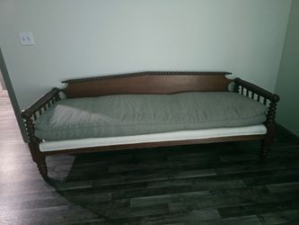 Vintage Jenny Lind Daybed - $450