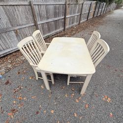 Dinning Table With 4 Chairs 