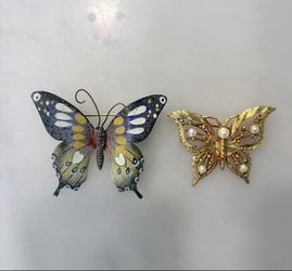 Vintage Butterfly Brooch Lot 2 Painted Enamel & Gold Tone Faux Pearl Pins
