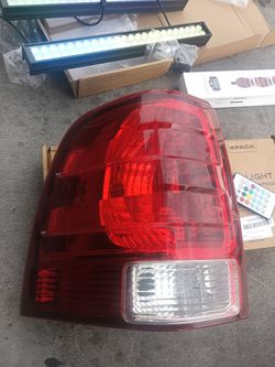 Ford explorer 2002 to 2005 driver side brake light