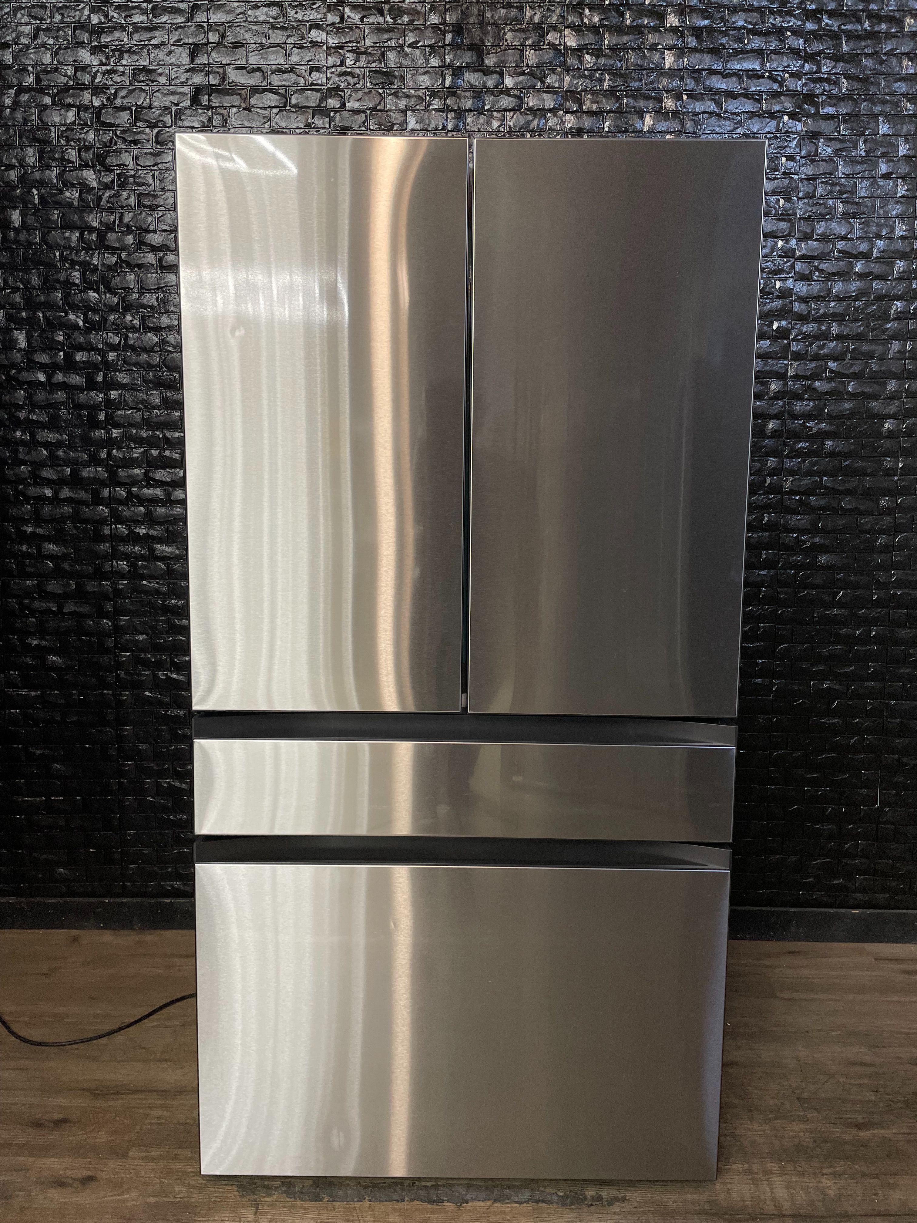 SAMSUNG BESPOKE REFRIGERATOR w/WARRANTY! R2737A